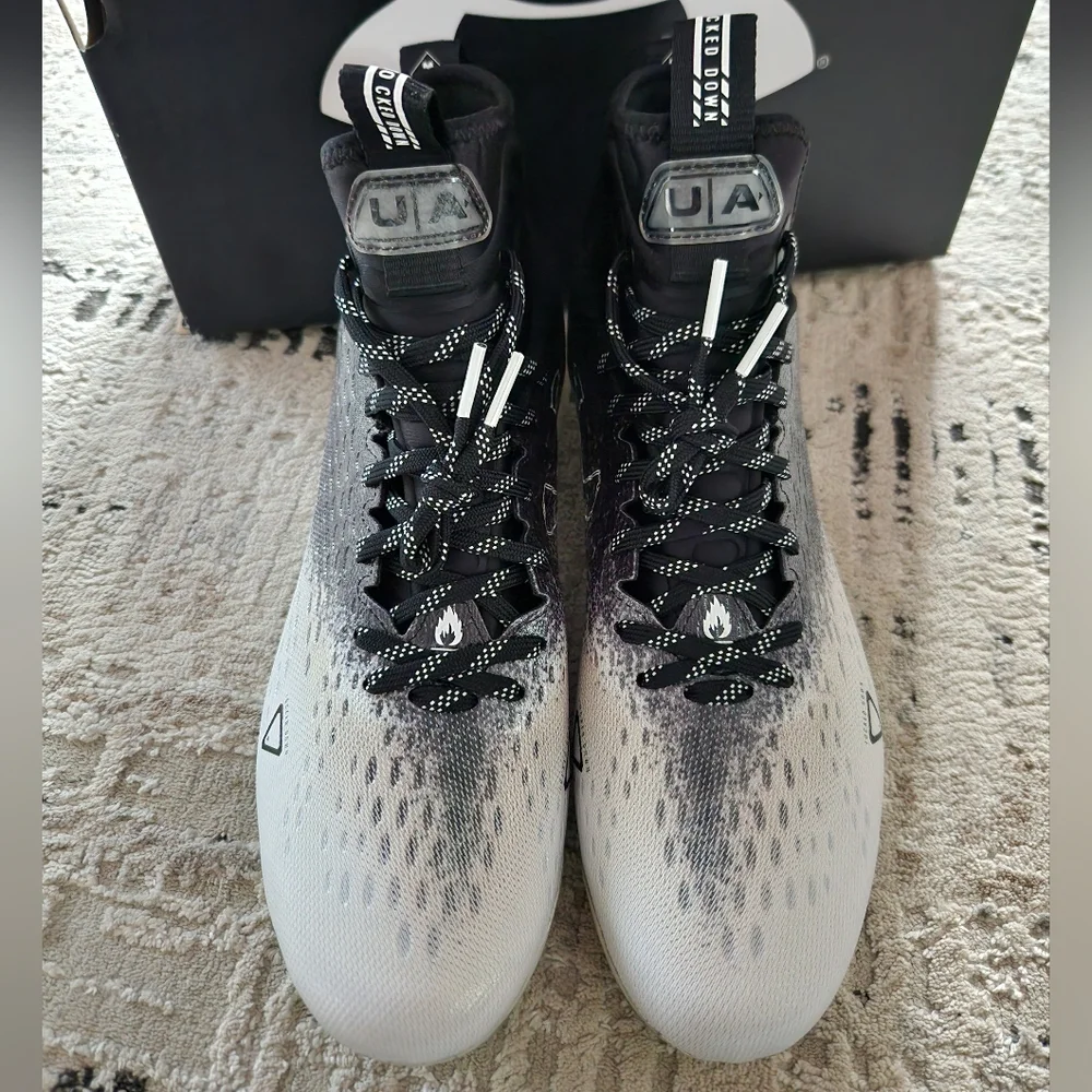 Under Armour Spotlight Lux MC 2.0 Football Cleat